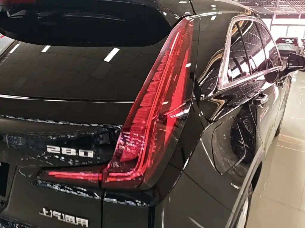 Cadillac XT4 2020 — фото 8