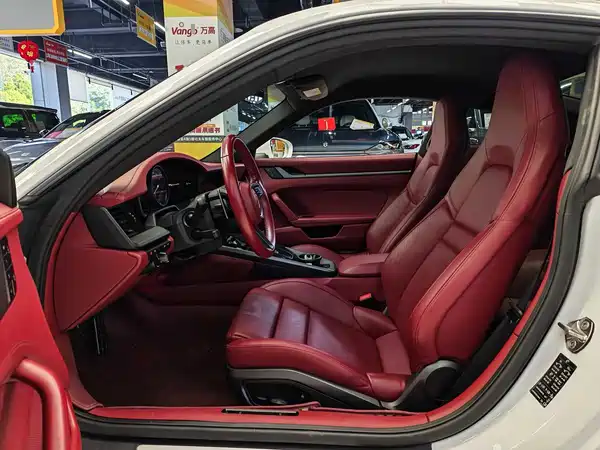 Porsche 911 2023