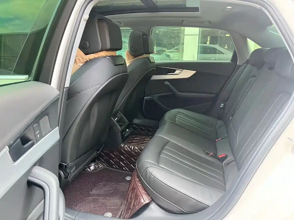 Audi A4L 2020