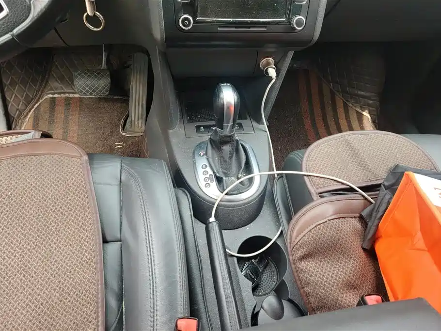 Volkswagen Touran 2015 — фото 16