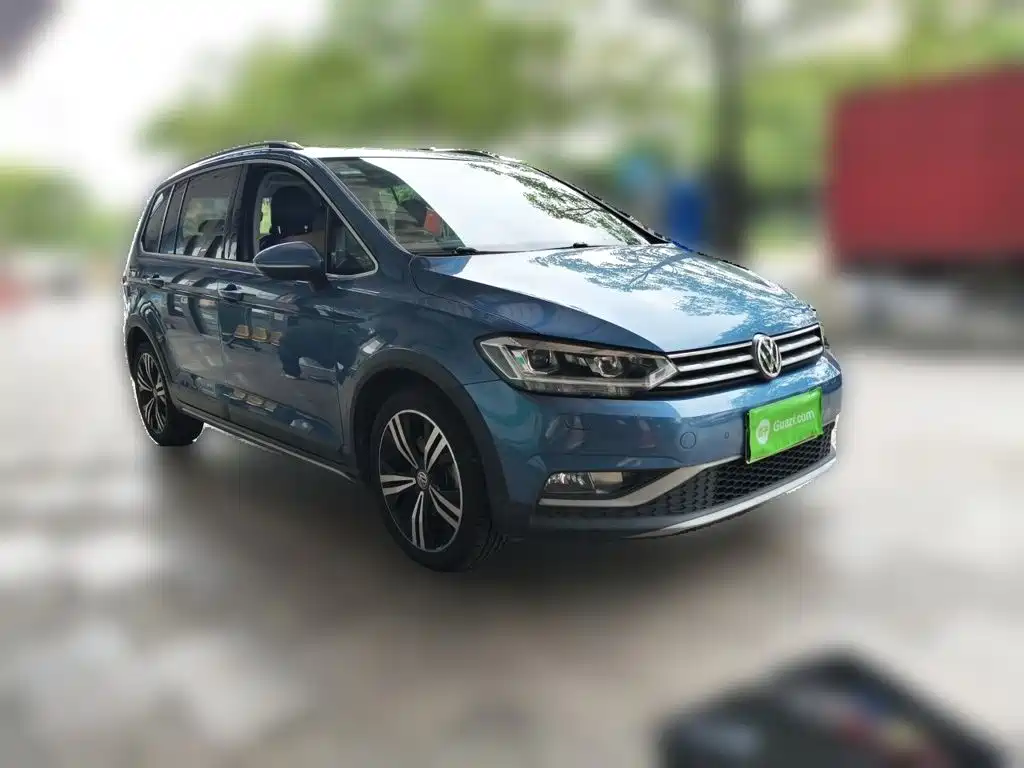 Volkswagen Touran 2018 — фото 24