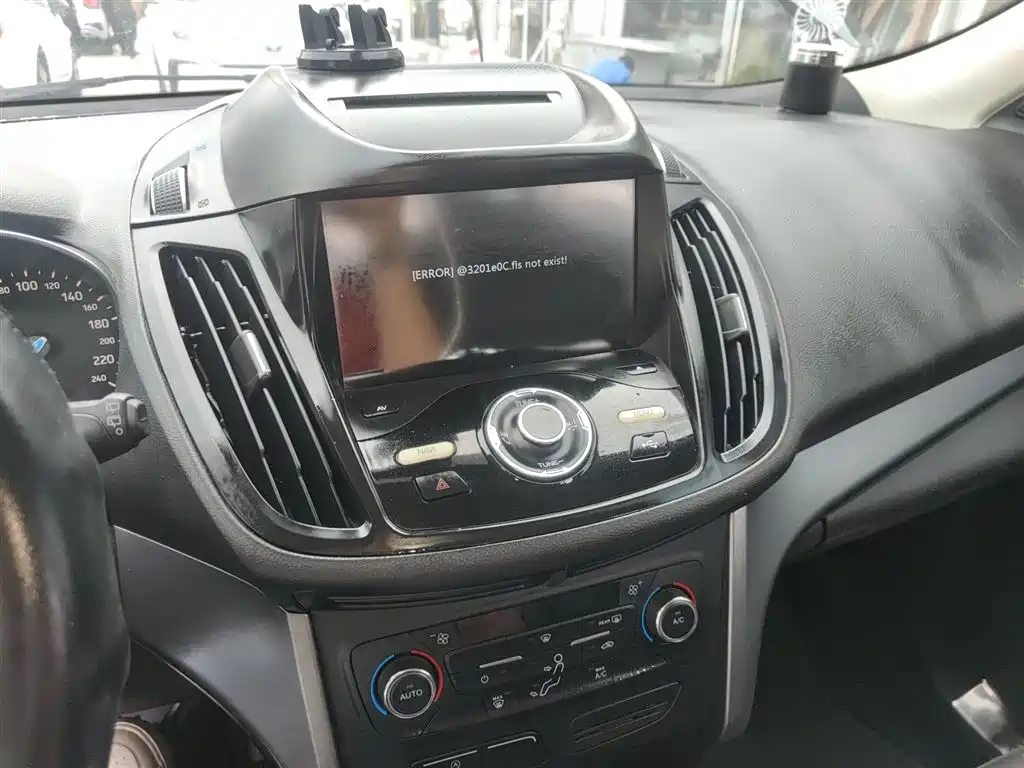 Ford Kuga 2017 — фото 12