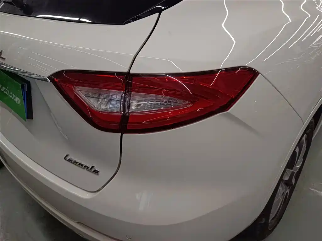 Maserati Levante 2017 — фото 24
