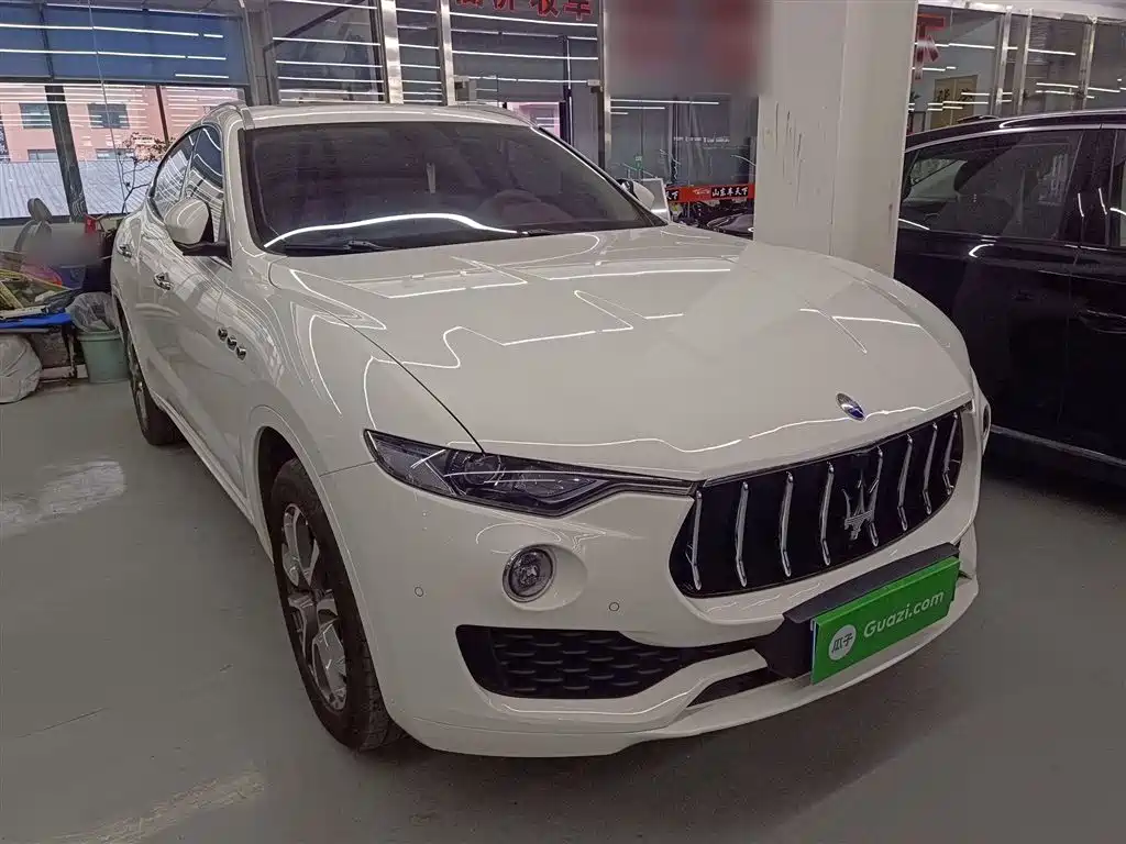 Maserati Levante 2017 — фото 22