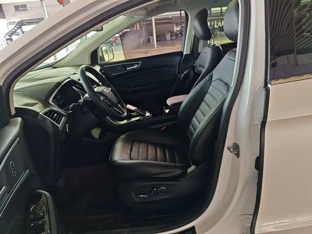 Ford Edge 2018 — фото 15
