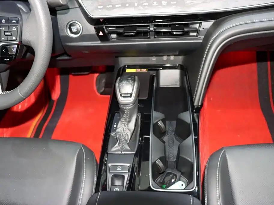 Toyota Camry 2025 — фото 15