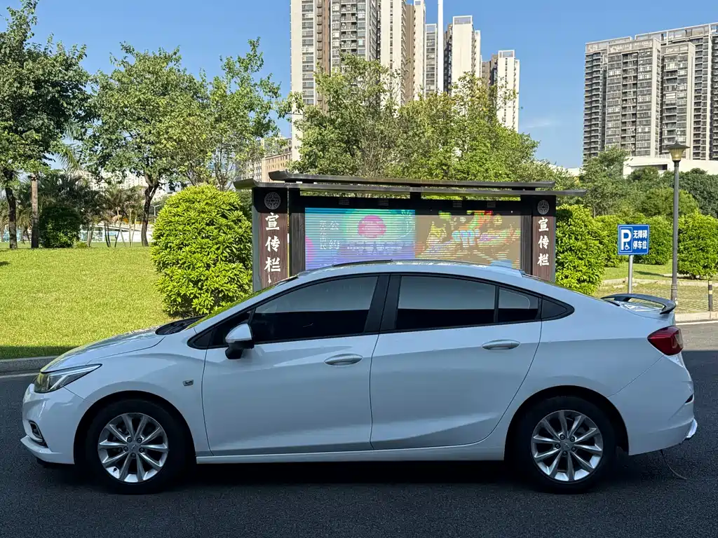 Chevrolet Cruze 2018 — фото 7
