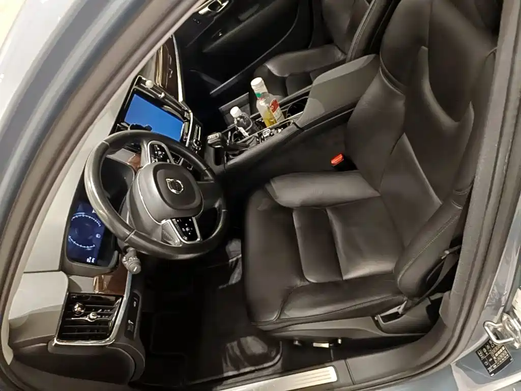Volvo S90 2017 — фото 15