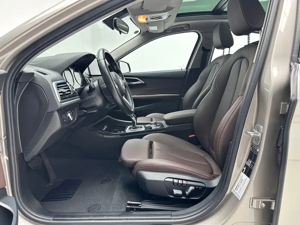 BMW 1 Series 2023
