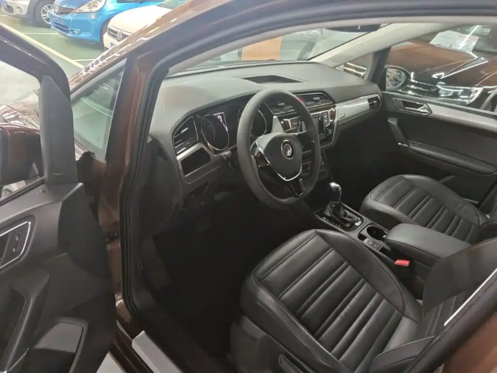 Volkswagen Touran 2016 — фото 16