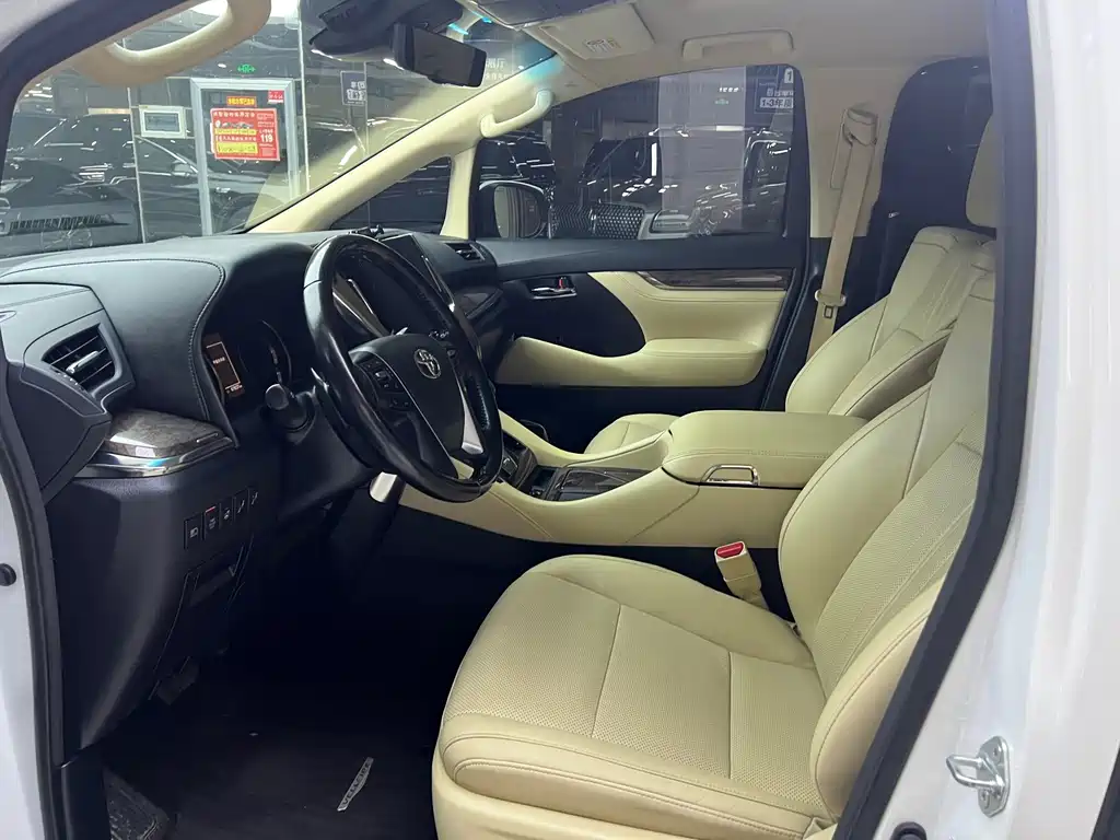 Toyota Vellfire 2022 — фото 7