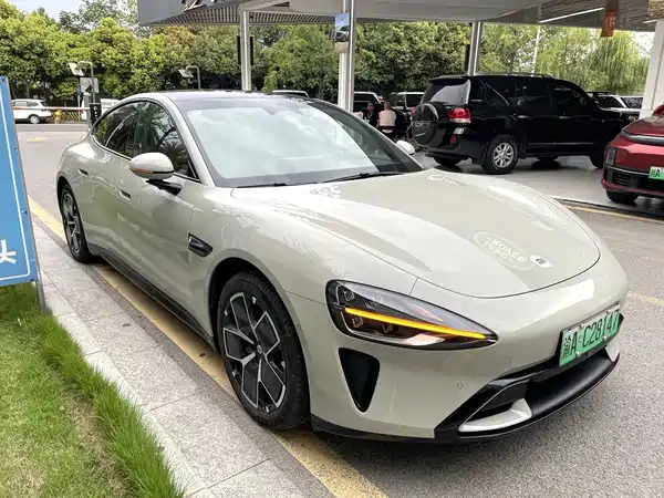 Xiaomi SU7 2025