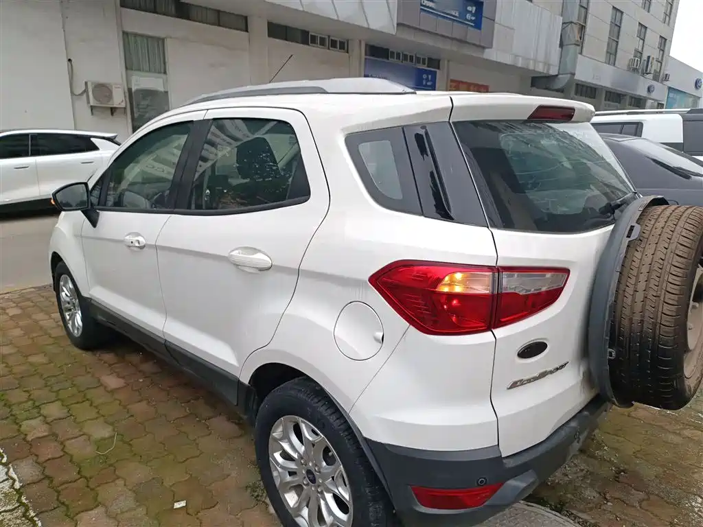Ford Ecosport 2015 — фото 5