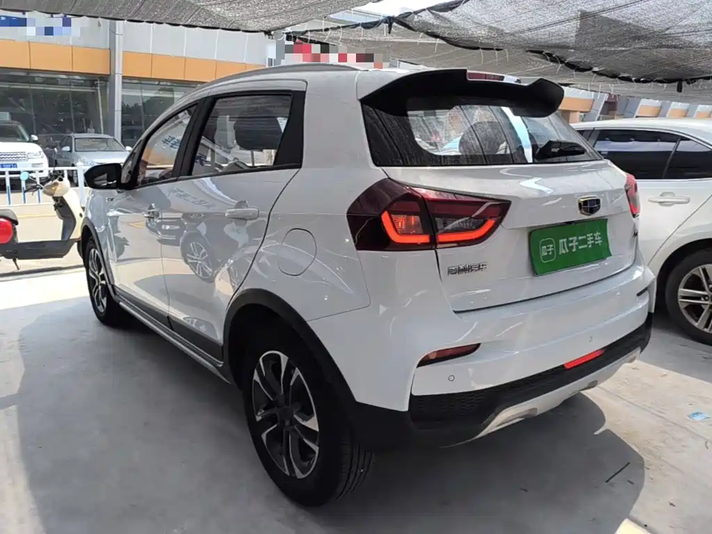 Geely Vision X3 2019 — фото 5