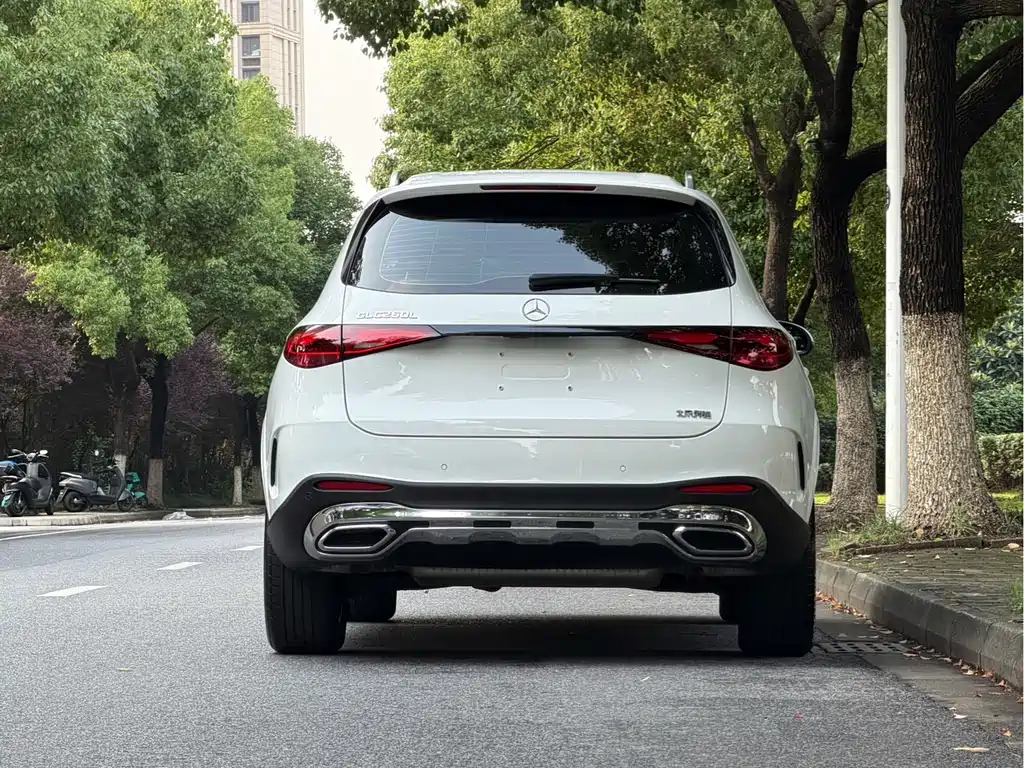 Mercedes-Benz GLC 2025