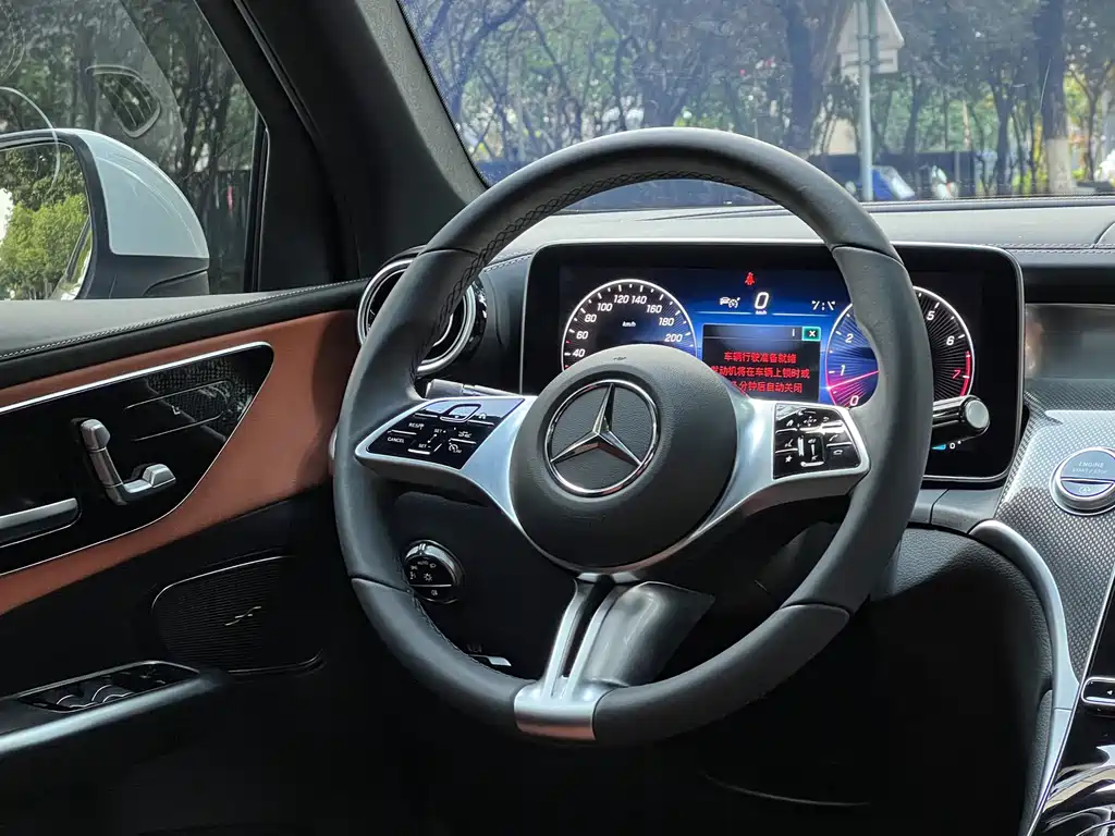 Mercedes-Benz GLC 2025 — фото 16