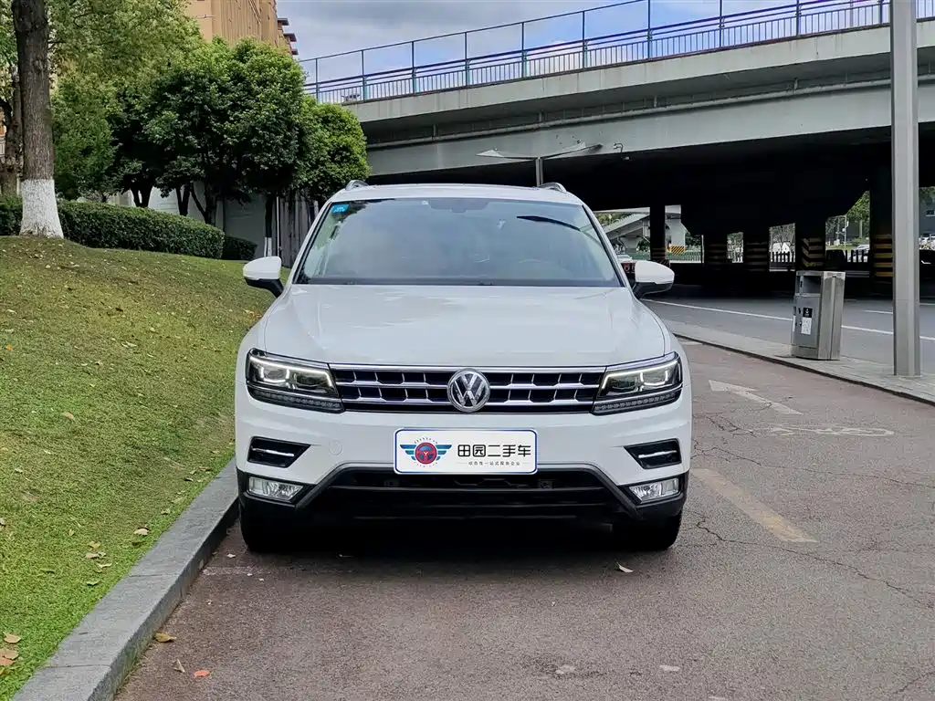 Volkswagen Tiguan L 2017 — фото 2