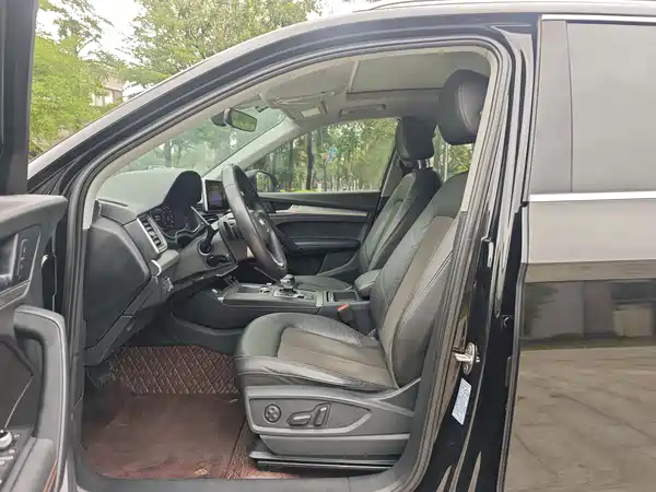 Audi Q5L 2020