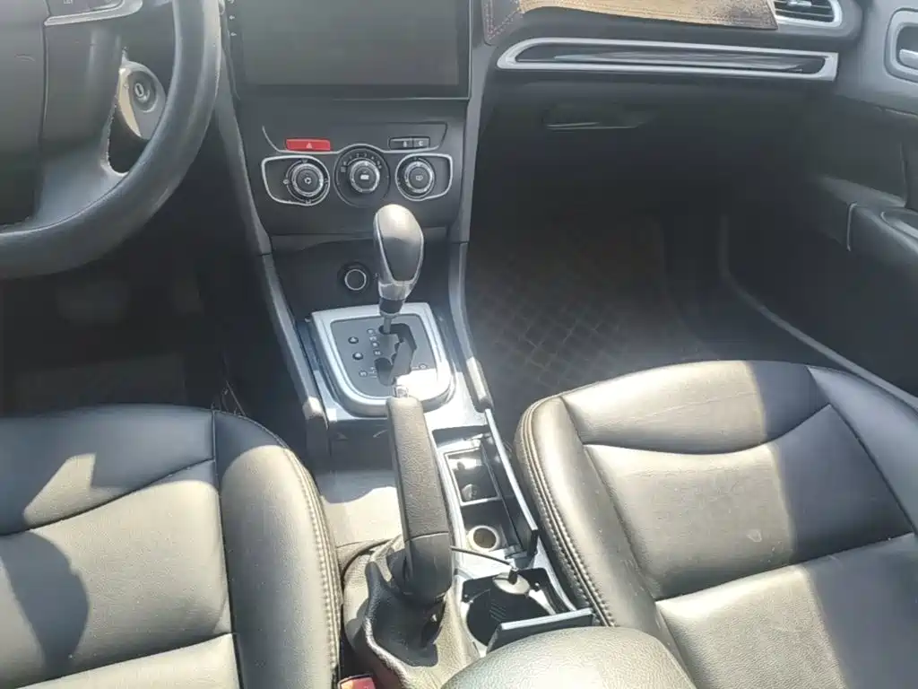 Citroën C4L 2015 — фото 14