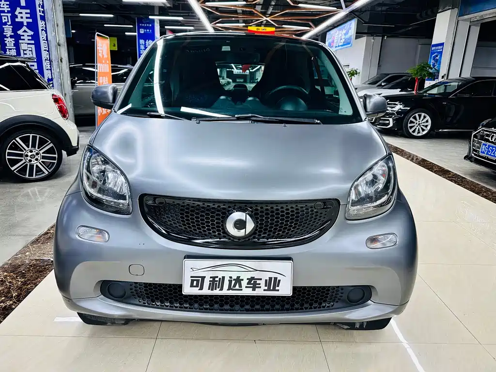 smart fortwo 2019 — фото 8