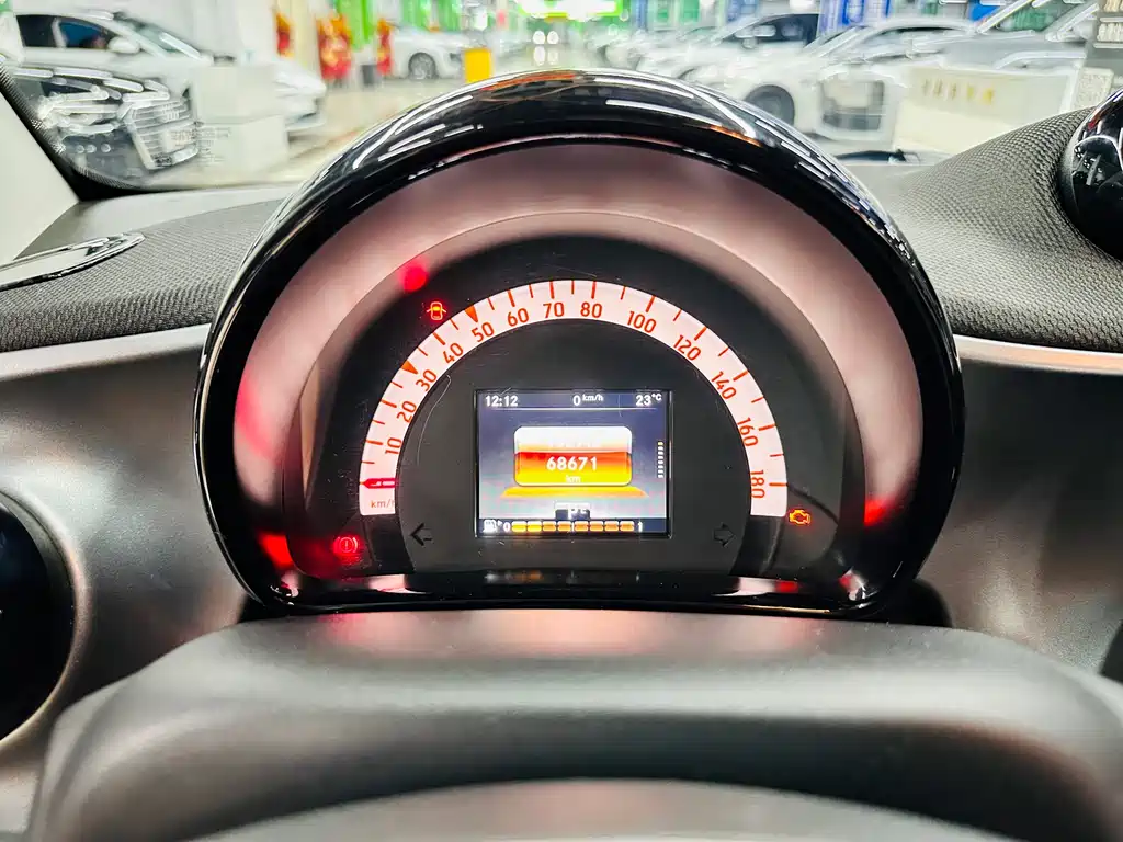 smart fortwo 2019 — фото 33