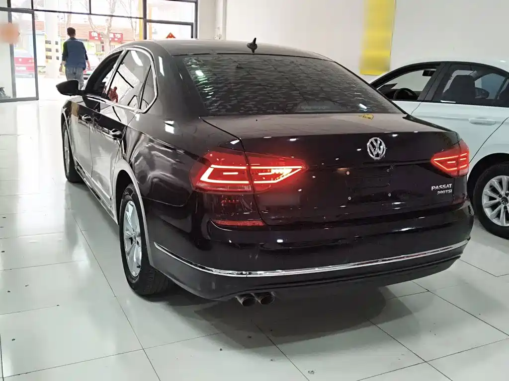 Volkswagen Passat 2019 — фото 23