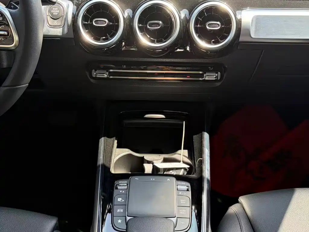 Mercedes-Benz GLB 2021