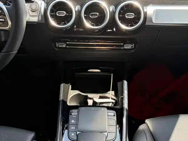 Mercedes-Benz GLB 2021