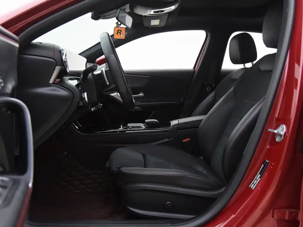 Mercedes-Benz A-Class 2023 — фото 11