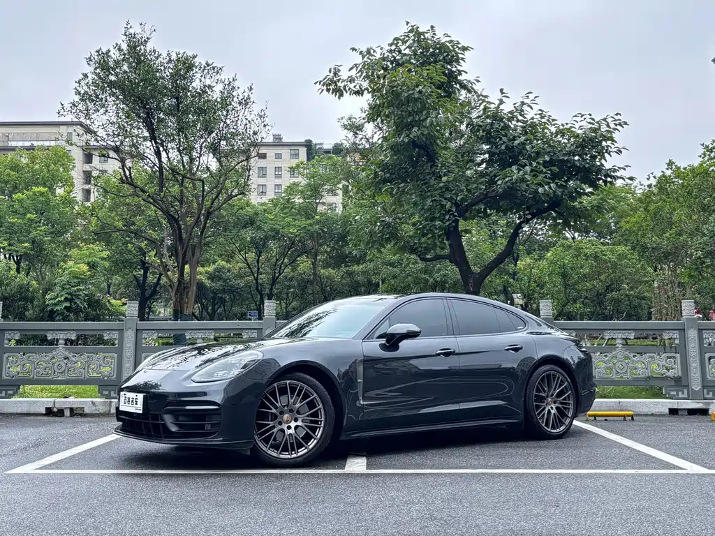 Porsche Panamera 2022