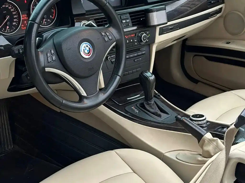 BMW 3 Series 2010 — фото 19