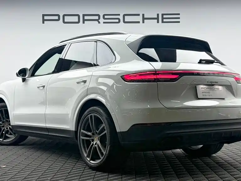 Porsche Cayenne 2023
