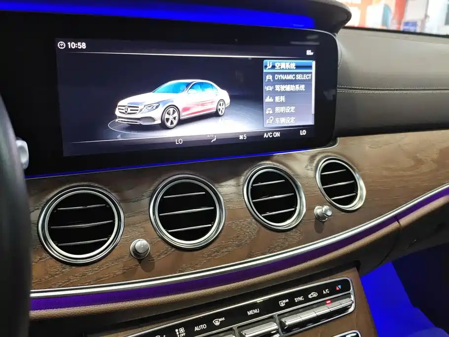 Mercedes-Benz E-Class 2019 — фото 13