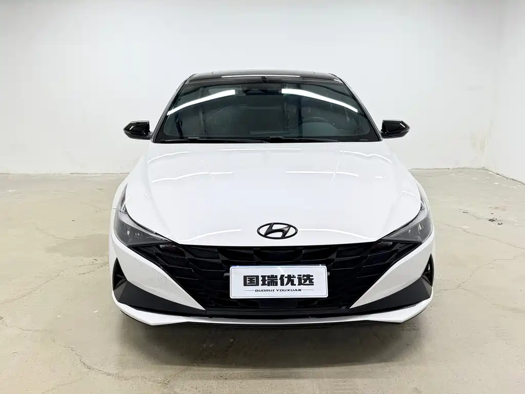 Hyundai Elantra 2022