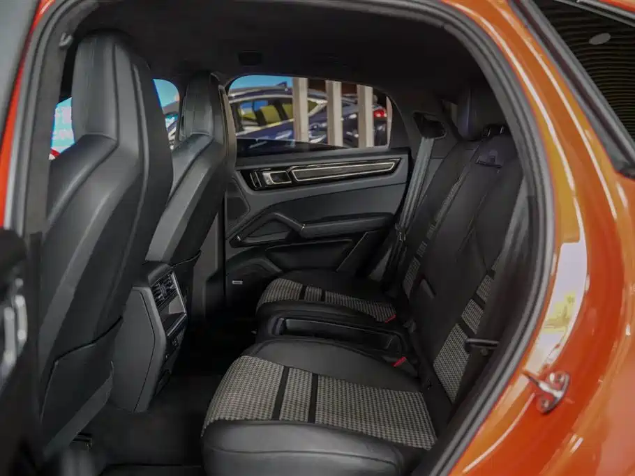 Porsche Cayenne 2019 — фото 10
