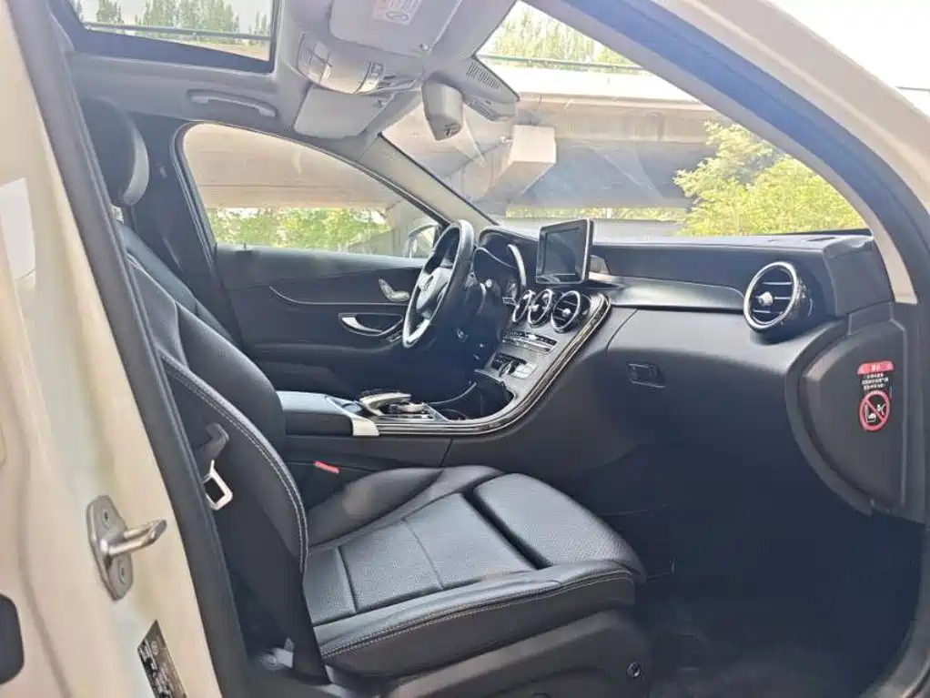 Mercedes-Benz C-Class 2018 — фото 13