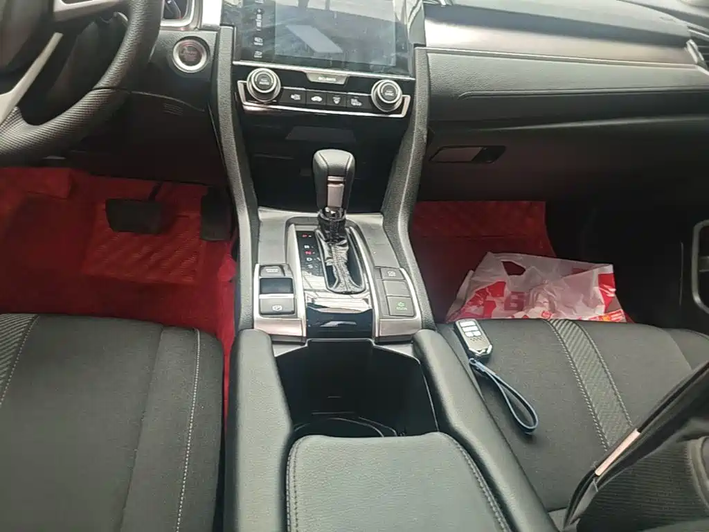 Honda Civic 2018 — фото 14