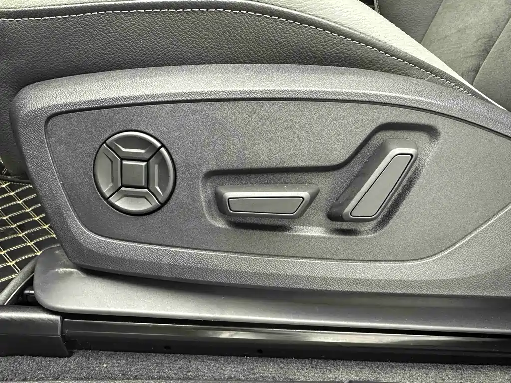 Audi Q3 2022 — фото 11
