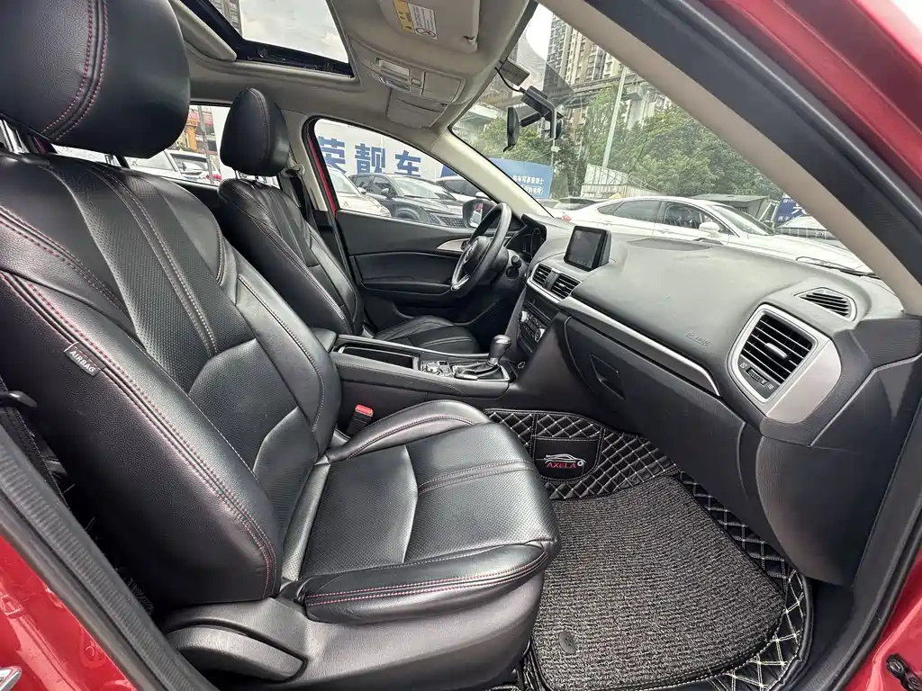 Mazda 3 Axela 2019 — фото 11