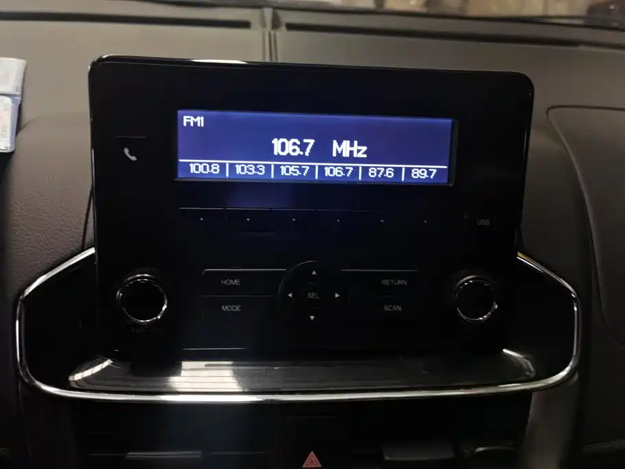 Toyota Yaris L 2020 — фото 13