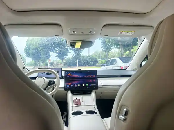 Luxeed R7 2025