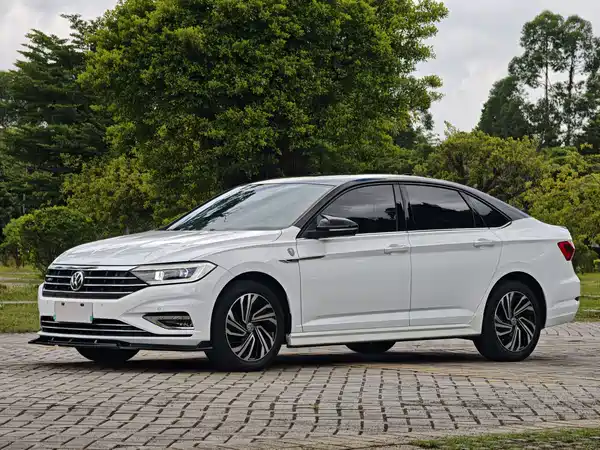 Volkswagen Sagitar 2020
