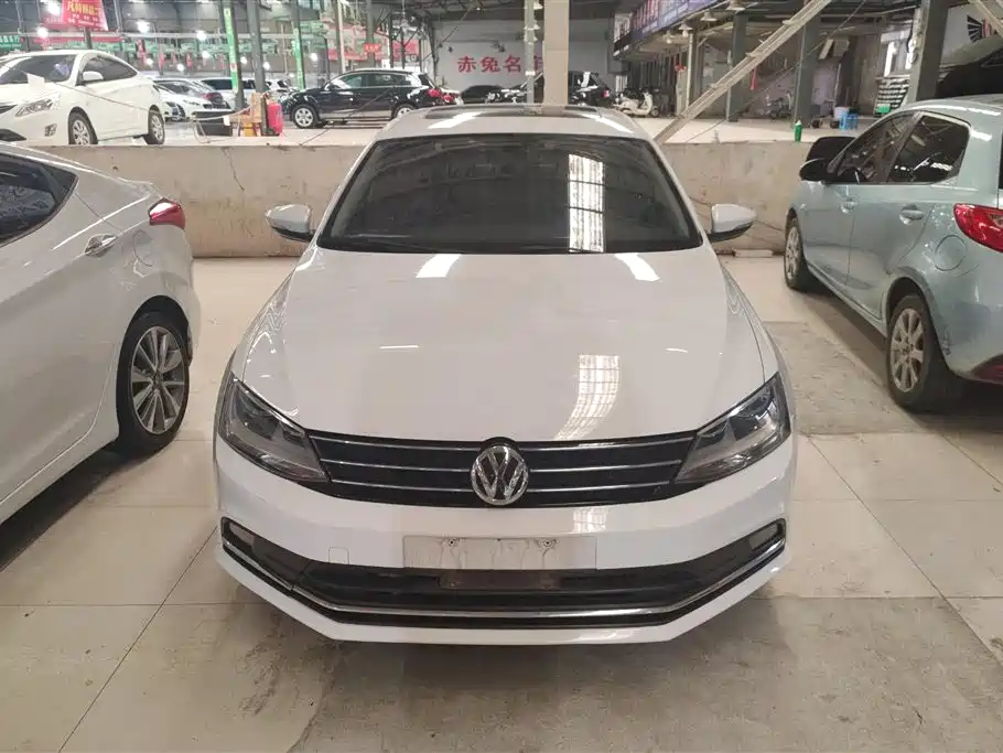 Volkswagen Sagitar 2019