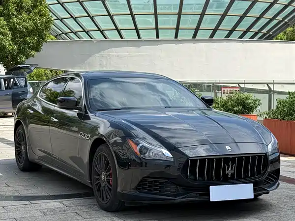 Maserati Quattroporte 2013