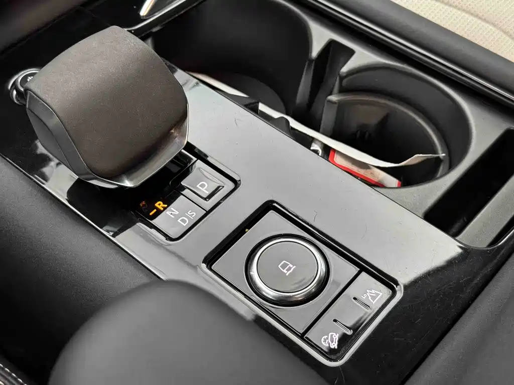 Land Rover Discovery 2021 — фото 13
