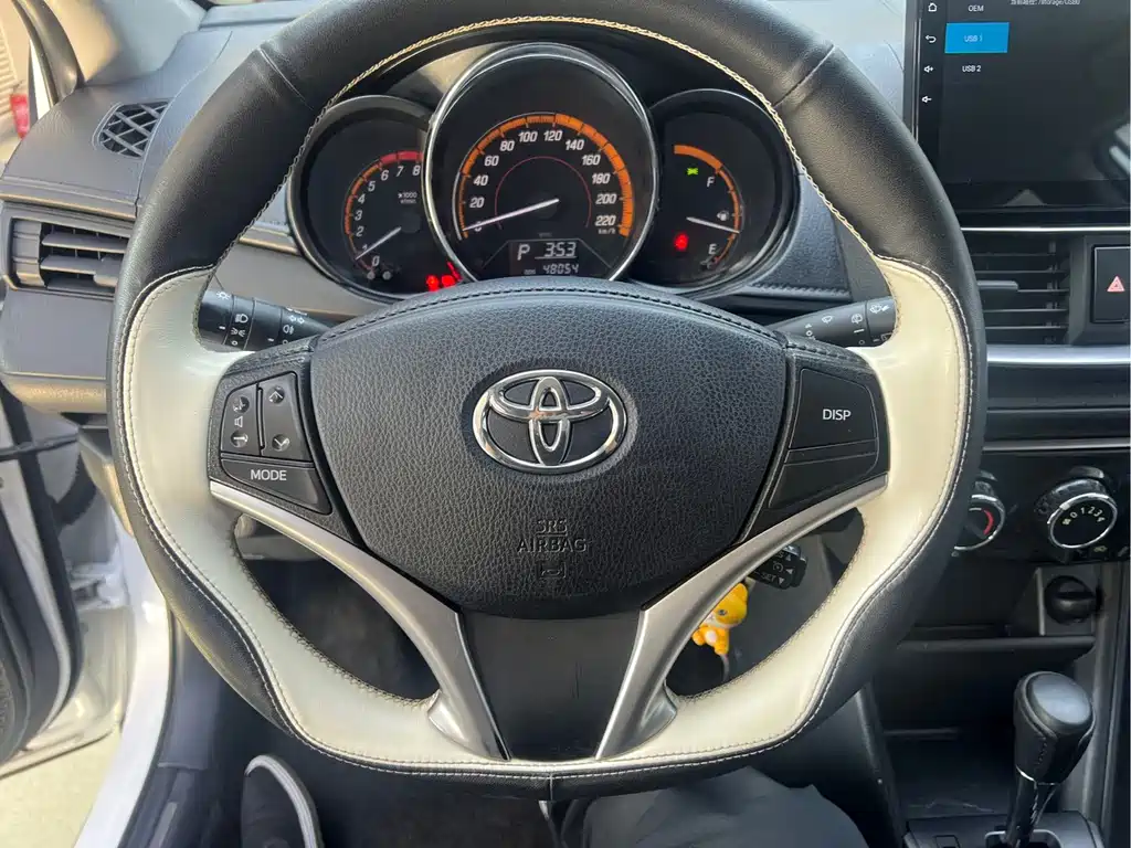 Toyota Yaris L 2022 — фото 10