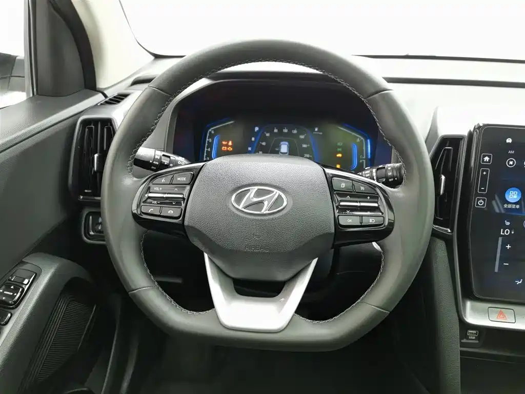 Hyundai ix35 2023 — фото 11