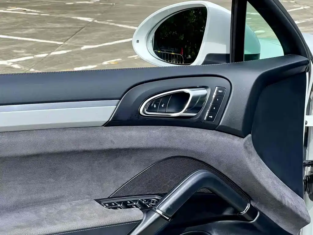 Porsche Cayenne 2016 — фото 15