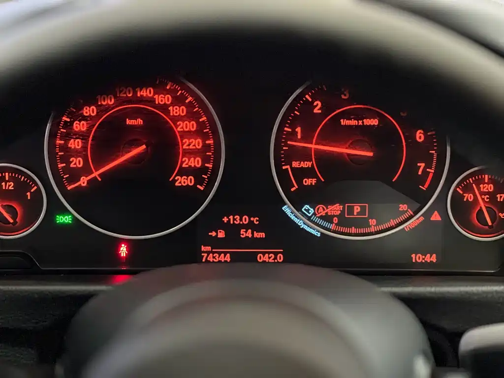 BMW 3 Series 2019 — фото 12