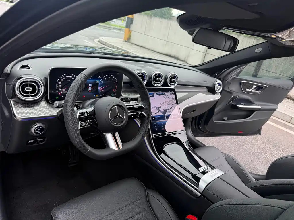 Mercedes-Benz C-Class 2024 — фото 10